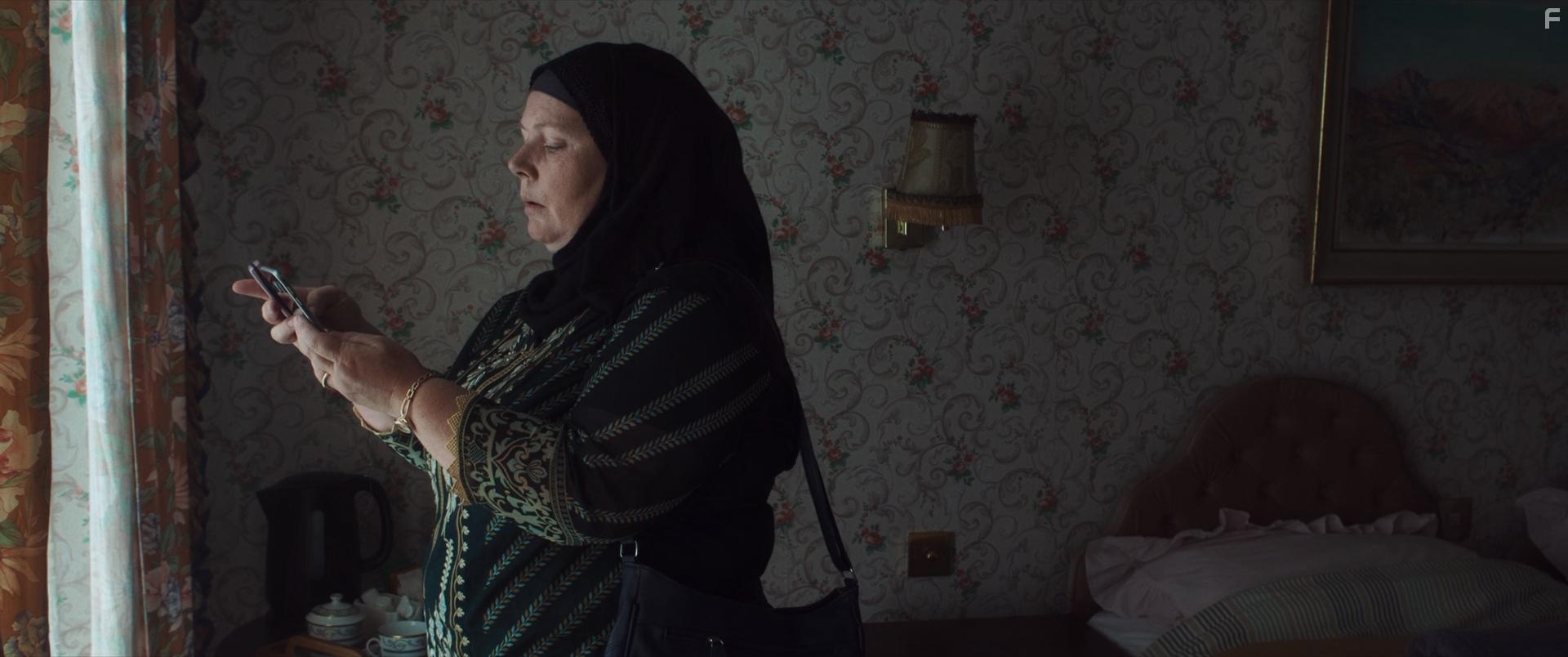 Joanna Scanlan in After Love (2020)