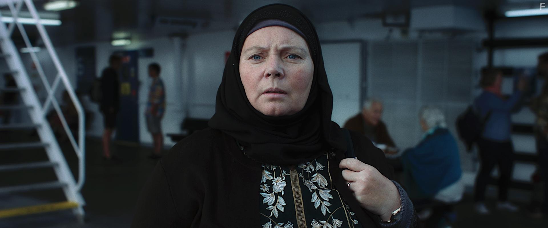 Joanna Scanlan in After Love (2020)