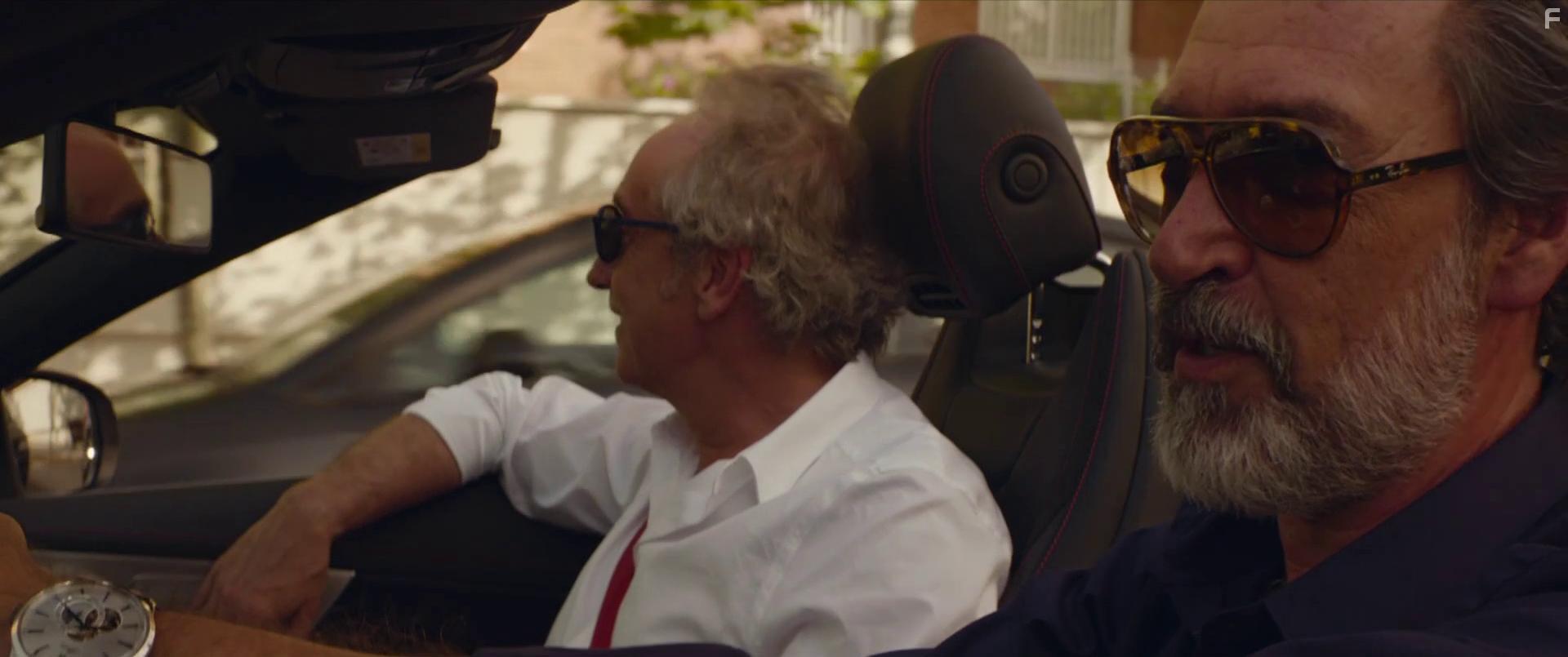 Gonzalo de Castro and Gins Garca Milln in La maldicin del guapo (2020)