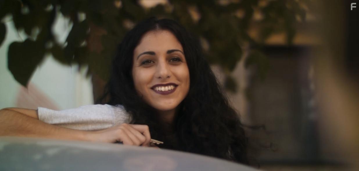 rica Molina in Lejos del fuego (2019)