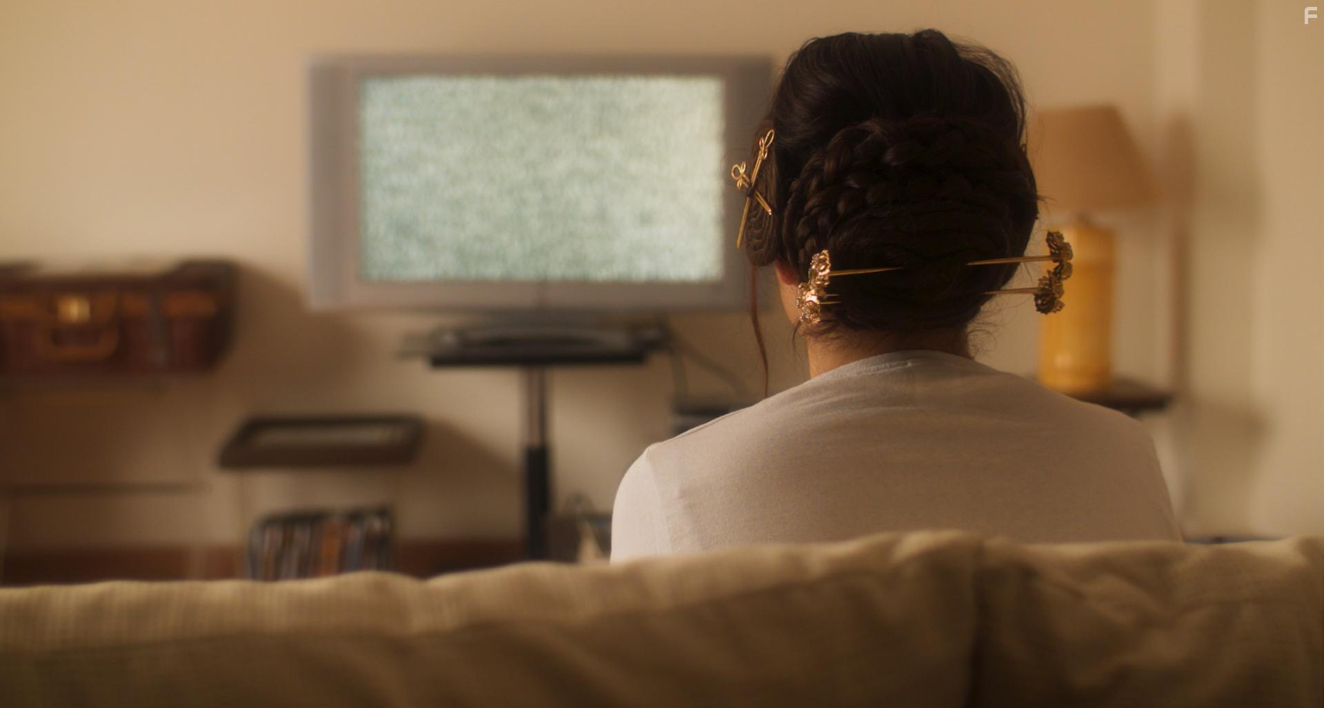 Azucena Abril in Lejos del fuego (2019)