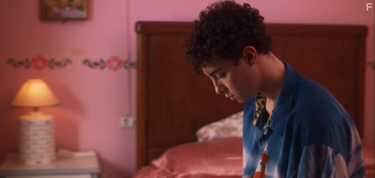 Mauro Cervera in Lejos del fuego (2019)