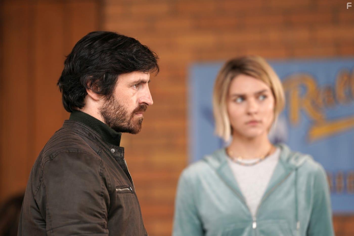 Eoin Macken and Zyra Gorecki in La Brea (2021)