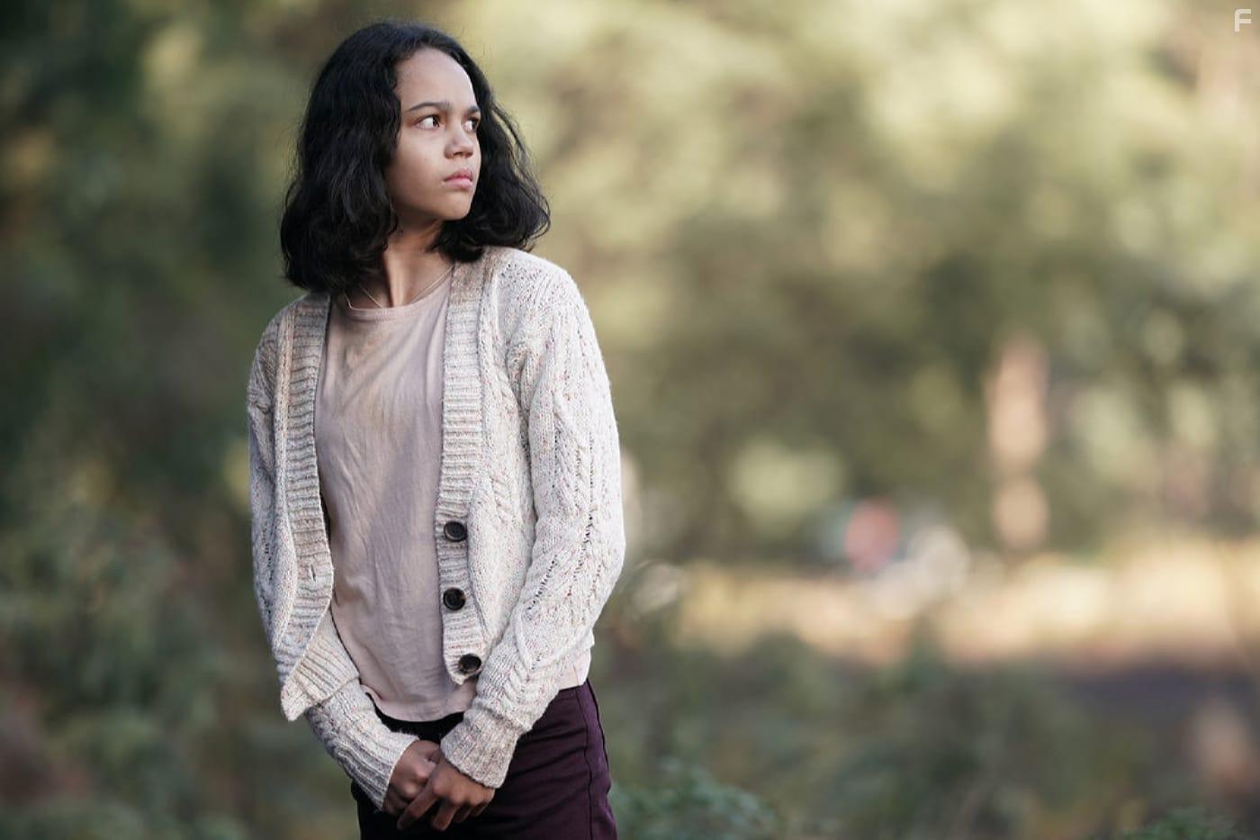 Chloe De Los Santos in La Brea (2021)