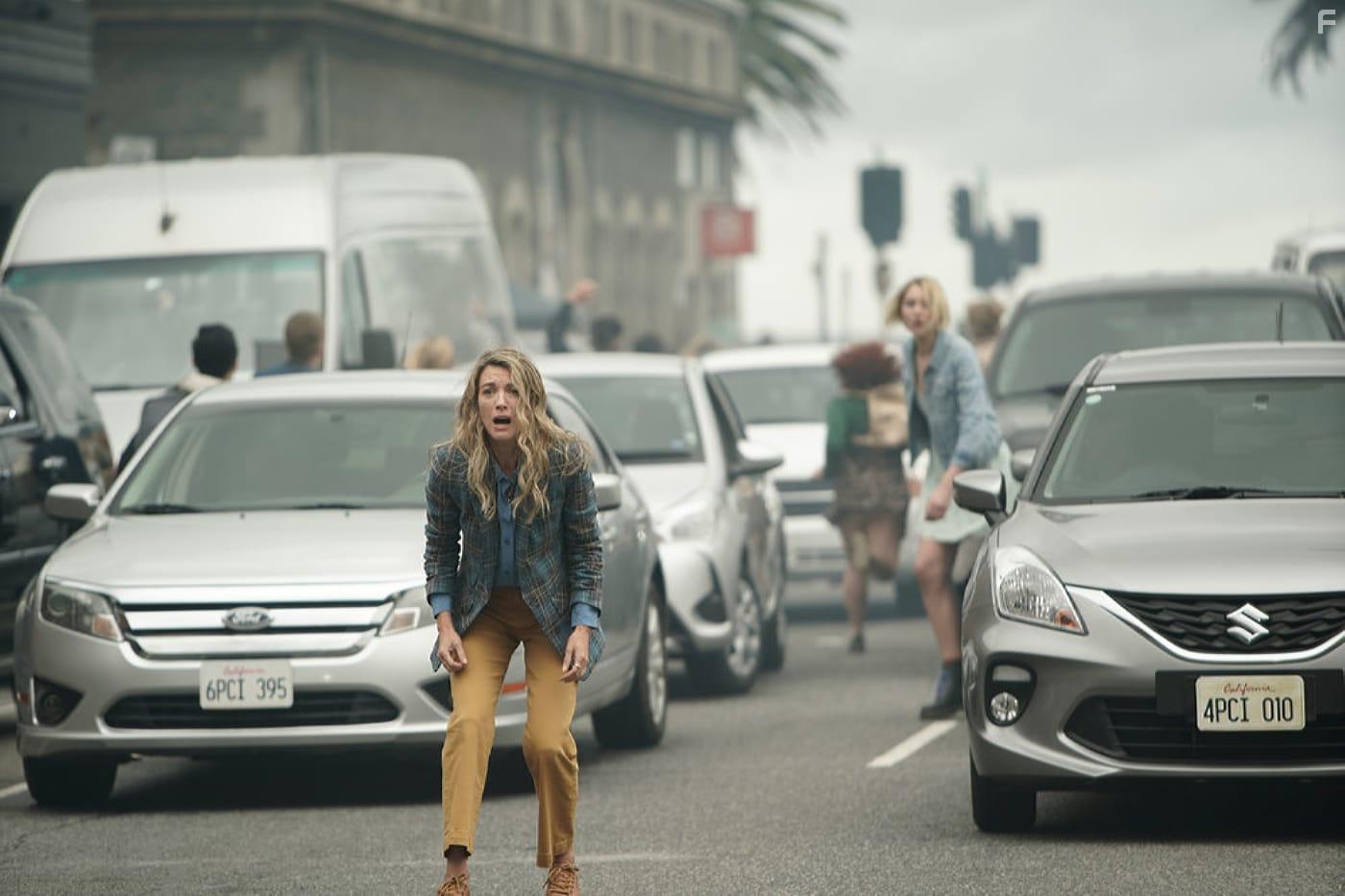 Natalie Zea and Zyra Gorecki in La Brea (2021)