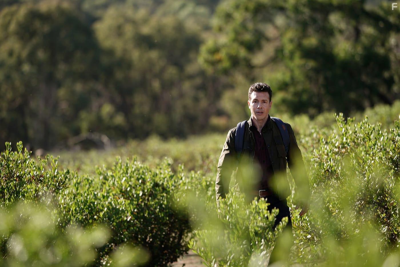 Jon Seda in La Brea (2021)