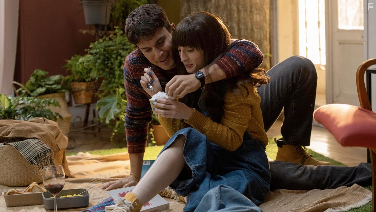 Mara Valverde and lex Gonzlez in Fuimos canciones (2021)