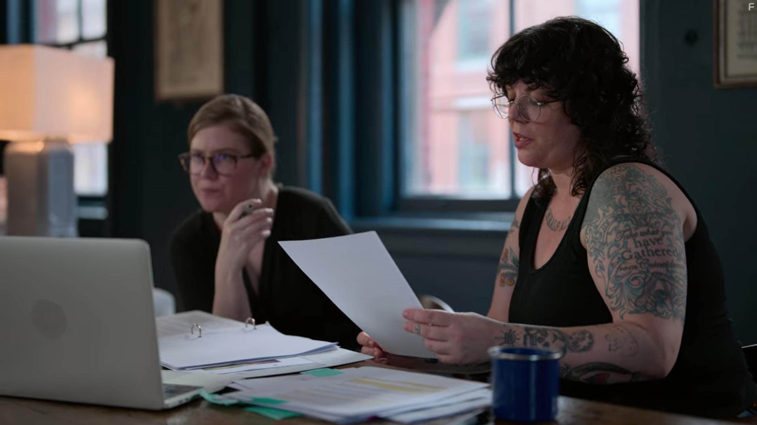 Jenny Eliscu and Erin Lee Carr in Britney vs Spears (2021)