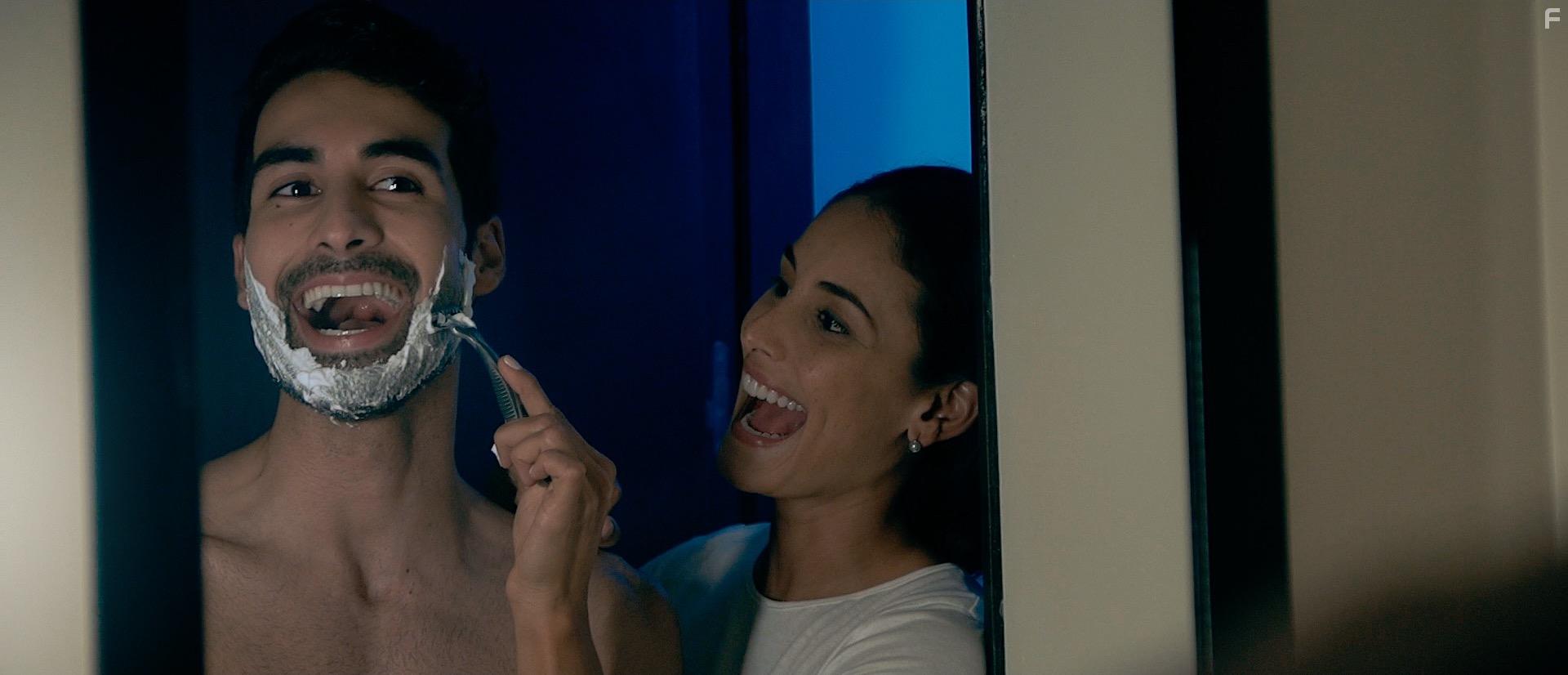 Jess Lpez Saenz and Johanna Solano in A un Paso de M (2021)