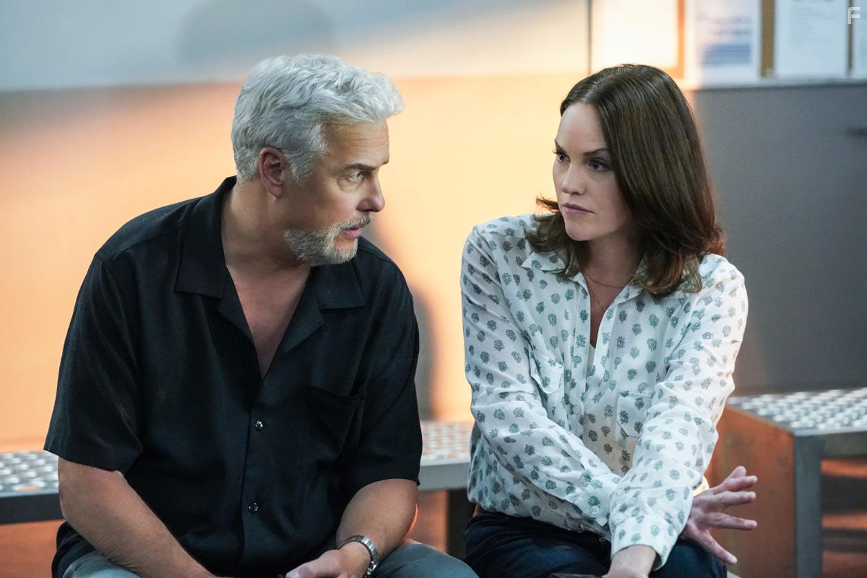 Jorja Fox and William Petersen in CSI: Vegas (2021)