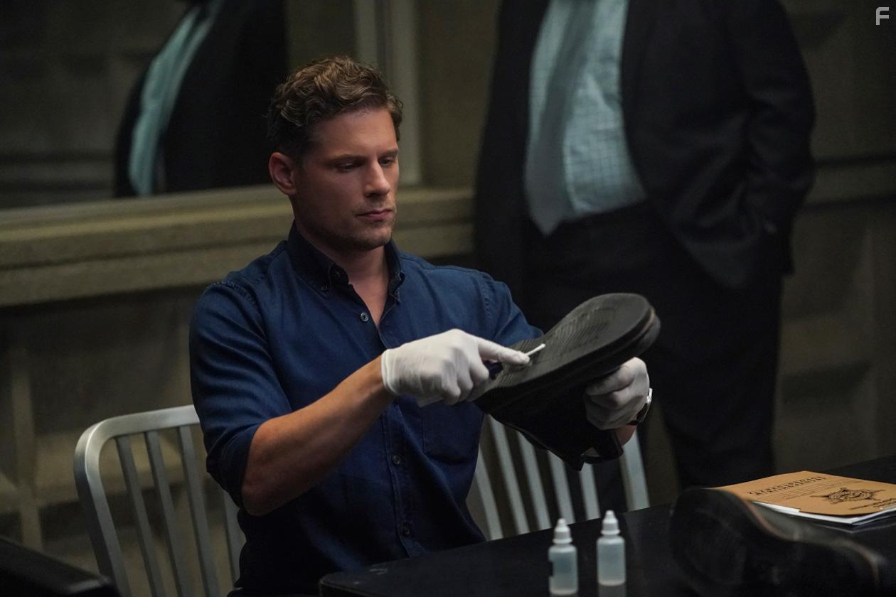 Matt Lauria and Sean Alexander James in CSI: Vegas (2021)