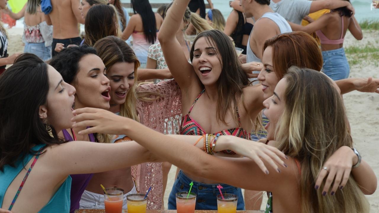 Socorro, Virei uma Garota! (2019)