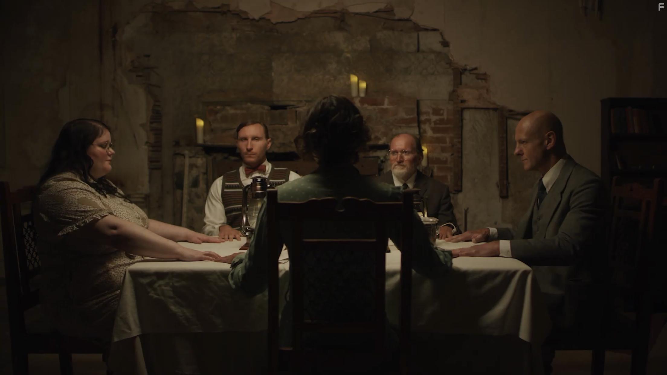 Louisa Warren, Leila Kotori, Lee Hancock, Toby Wynn-Davies, and Reece Putinas in The Ghosts of Borley Rectory (2021)