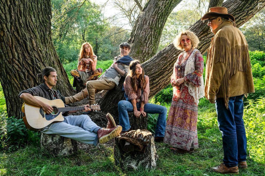 Michael Brandner, Michaela May, Oscar Ortega Snchez, and Lilian Mazbouh in Zum Glck zurck (2021)