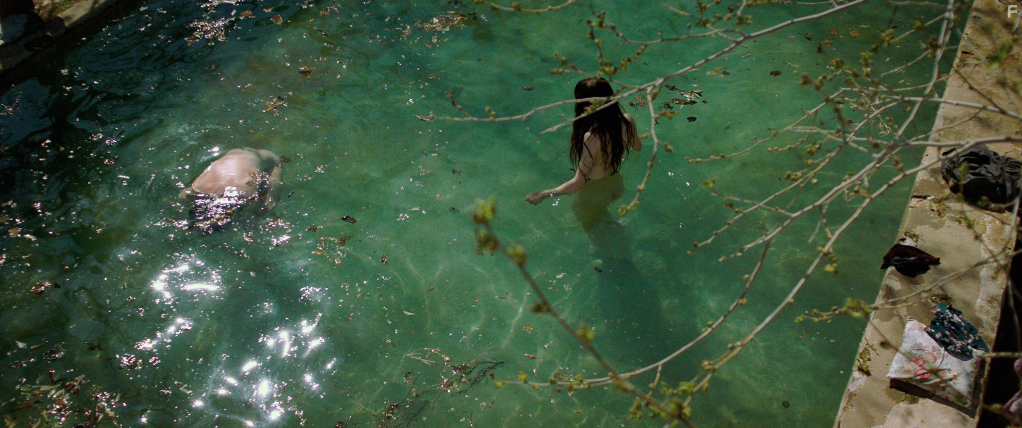 Patrick Minks, Dimitris Lalos, Penelope Tsilika, Janis Rafailidou, and Gwil Sainsbury in Kala azar (2020)