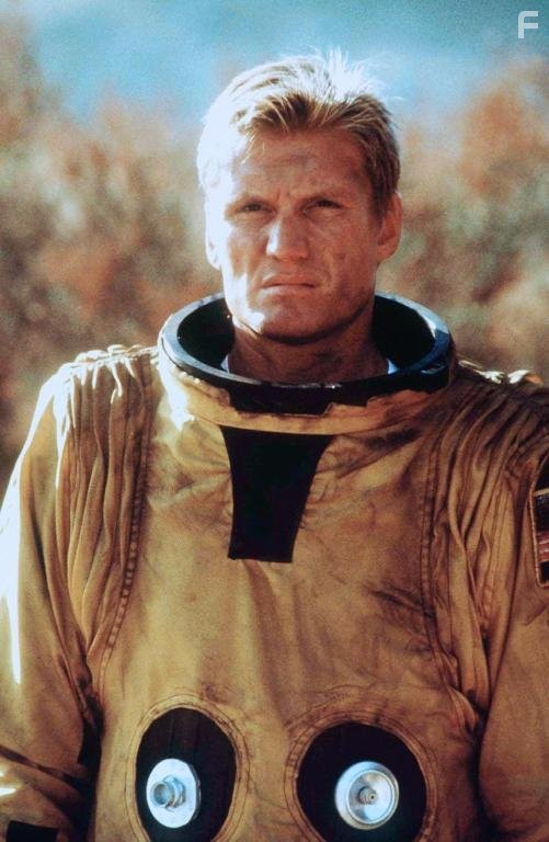 Dolph Lundgren in Storm Catcher (1999)