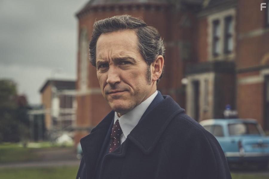 Bertie Carvel in Dalgliesh (2021)
