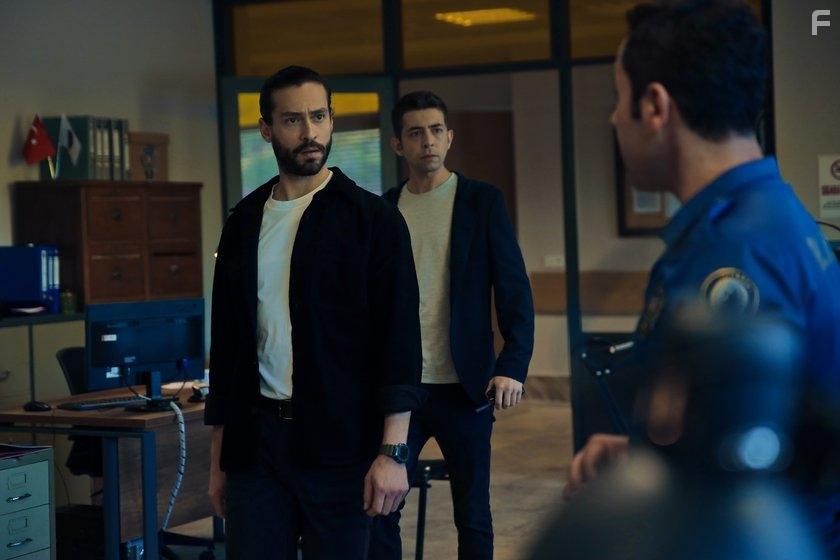 Ertugrul Ayta Usun and Ekin Ko in  Kurus (2021)