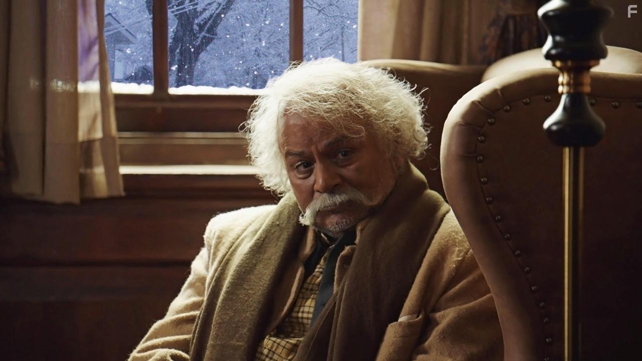 Amitabh Bachchan, Annu Kapoor, Emraan Hashmi, Krystle D'Souza, and Rhea Chakraborty in Chehre (2021)