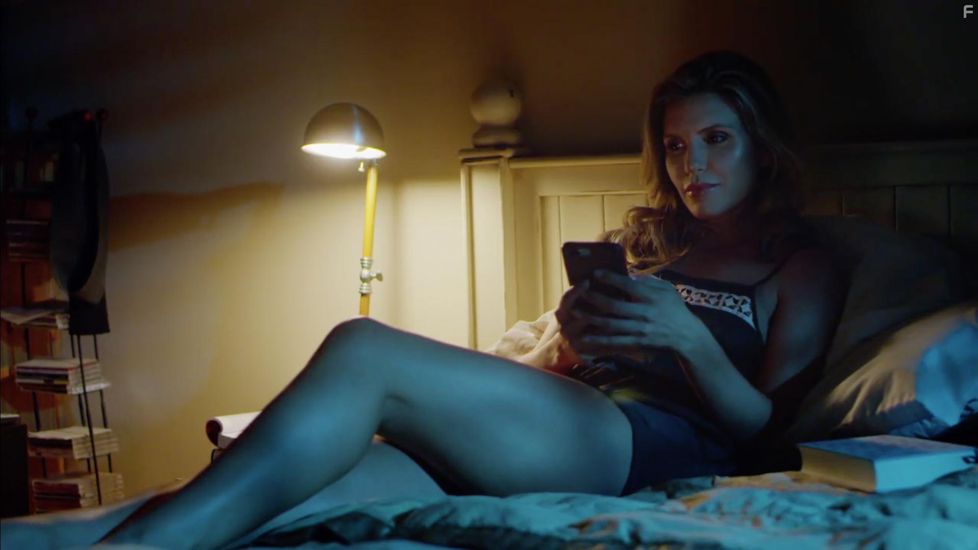 Kate Watson in Her Deadly Groom (2020)