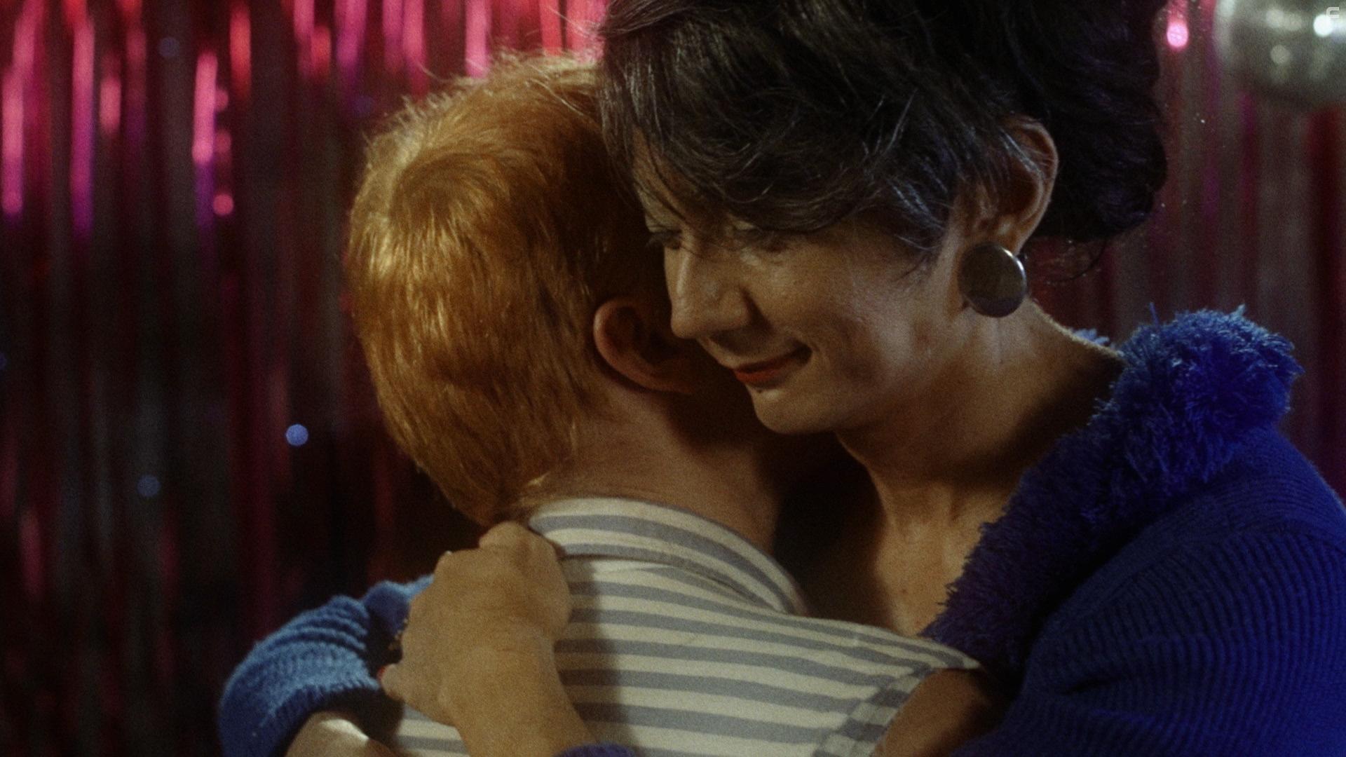 Demick Lopes and Yuri Yamamoto in Inferninho (2018)