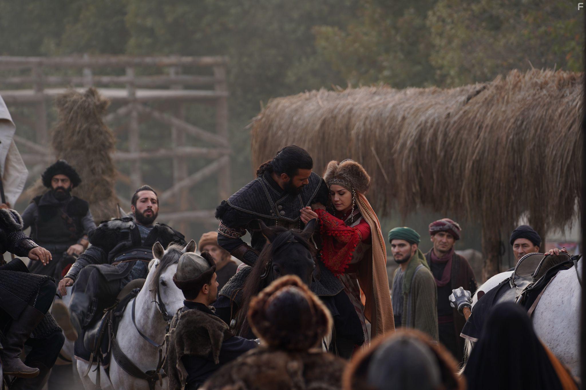 Fahriye Evcen zivit and Baris Ardu in Alparslan Byk Seluklu (2021)