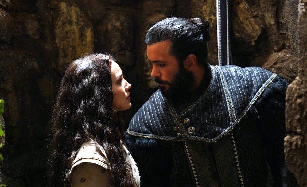 Fahriye Evcen zivit and Baris Ardu in Alparslan Byk Seluklu (2021)