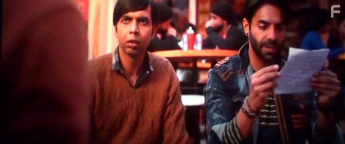 Abhishek Banerjee and Aparshakti Khurana in Stree (2018)