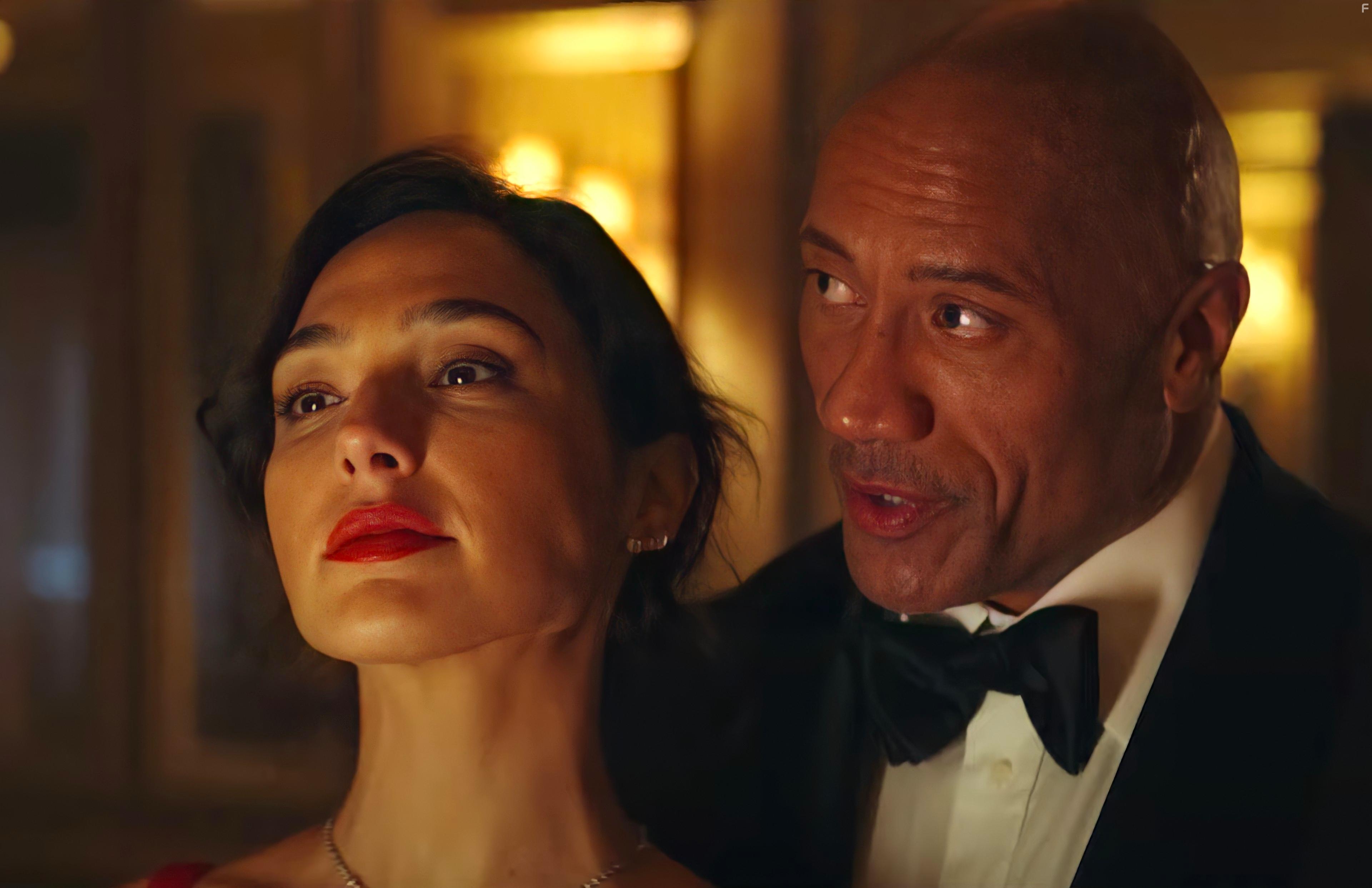 Dwayne Johnson and Gal Gadot in Red Notice (2021)