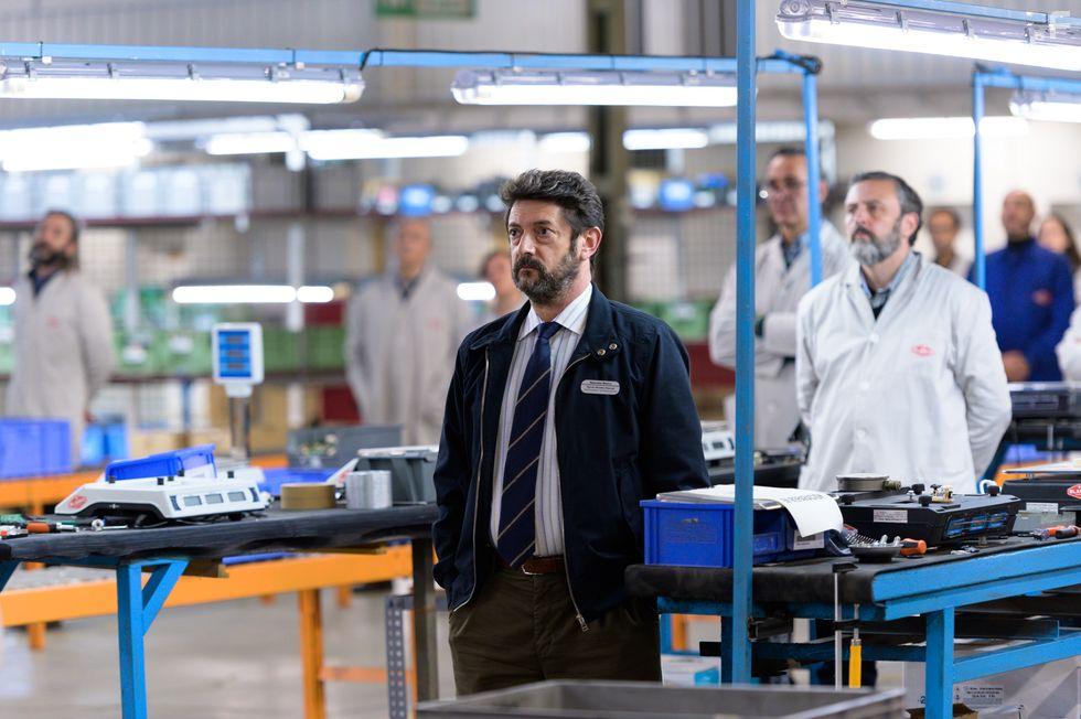 Manolo Solo in El buen patrn (2021)