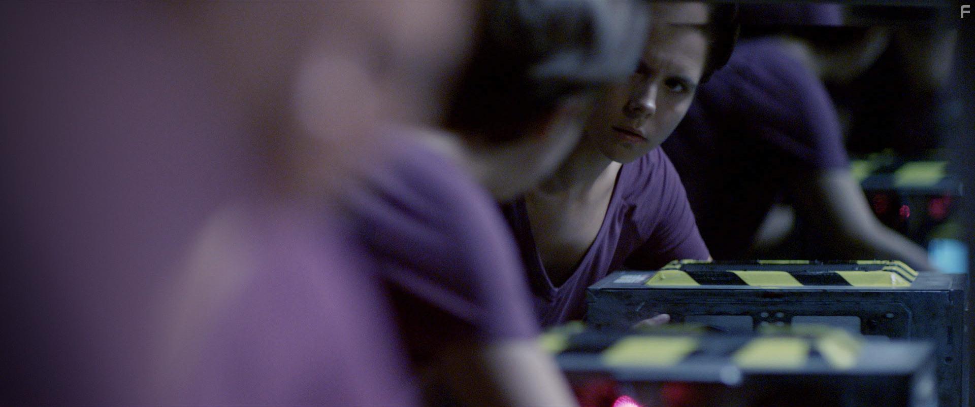 Paloma Kwiatkowski in Entangled (2019)