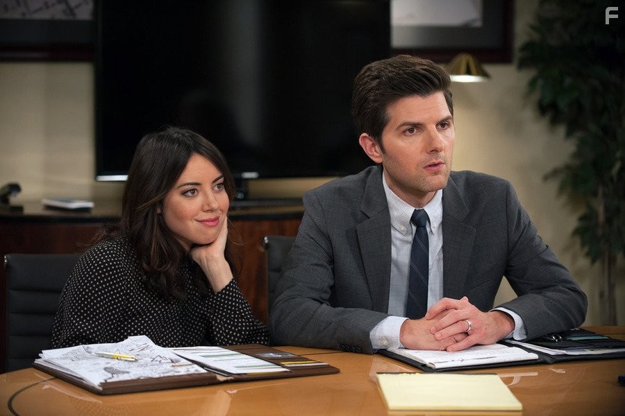 Adam Scott and Aubrey Plaza in Парки и зоны отдыха (2009)