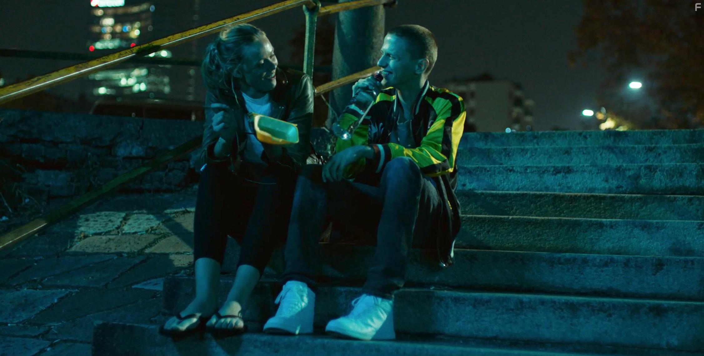 Erik Enge and Frida Gustavsson in Tigers (2020)