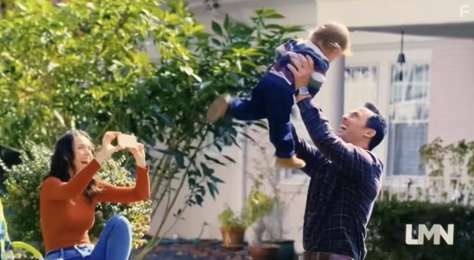 Philip Boyd, Friedman Twinkies, and Ashlynn Yennie in Deadly Due Date (2021)