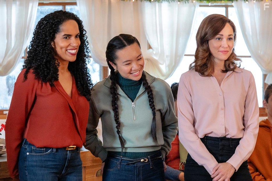 Autumn Reeser, Lisa MacFadden, and Tiffany Mo in A Glenbrooke Christmas (2020)