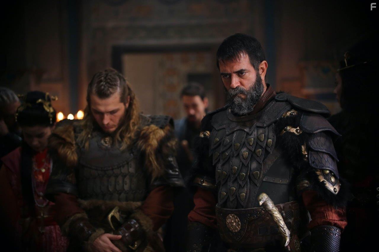 Teoman Kumbaracibasi and Burak Tozkoparan in Destan (2021)