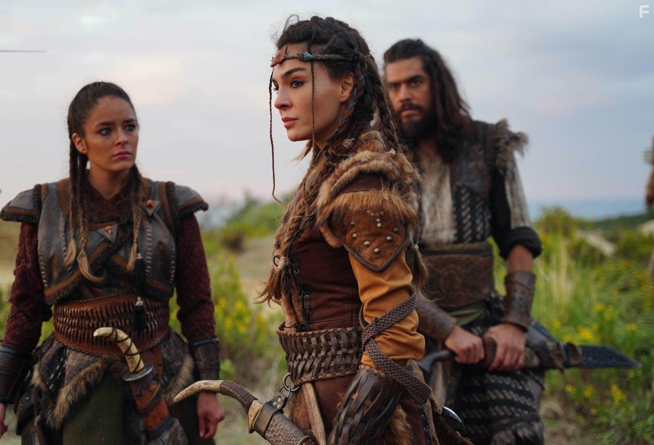 Ahmet Olgun Snear, Ebru Sahin, and Buse Meral in Destan (2021)