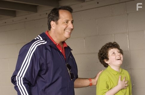 Jon Lovitz and Max Prado in Скамейка запасных (2006)