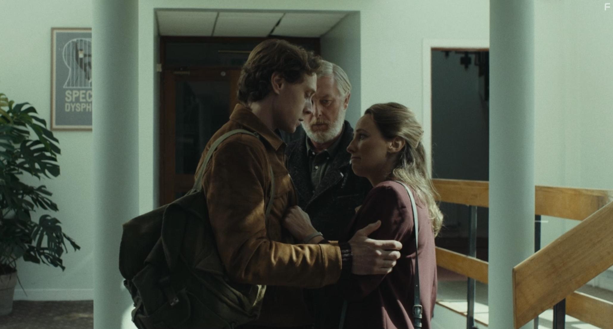 George MacKay and Helen Behan in Wolf (2021)