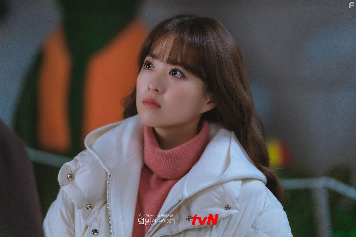 Park Bo-Young in Eoneu Nal Uri Jib Hyeongwaeuro Myeolmangyi Deuleowassda (2021)