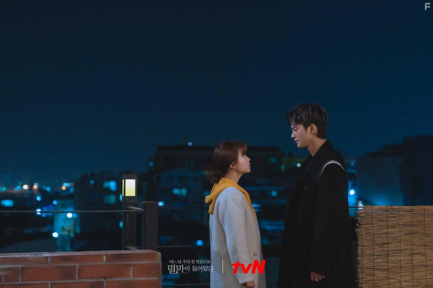 Park Bo-Young and Seo In-Guk in Eoneu Nal Uri Jib Hyeongwaeuro Myeolmangyi Deuleowassda (2021)