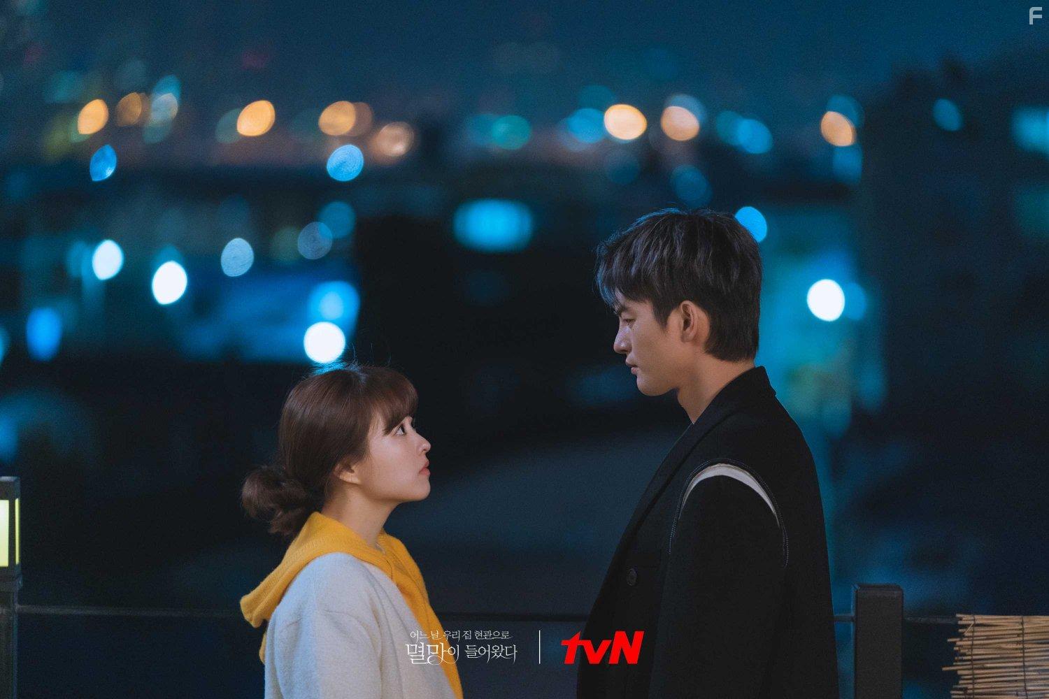 Park Bo-Young and Seo In-Guk in Eoneu Nal Uri Jib Hyeongwaeuro Myeolmangyi Deuleowassda (2021)