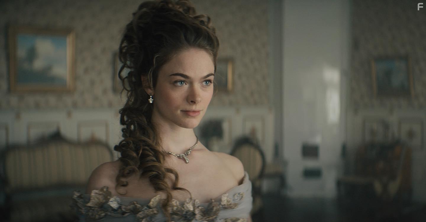 Pauline Rnevier in Sisi (2021)