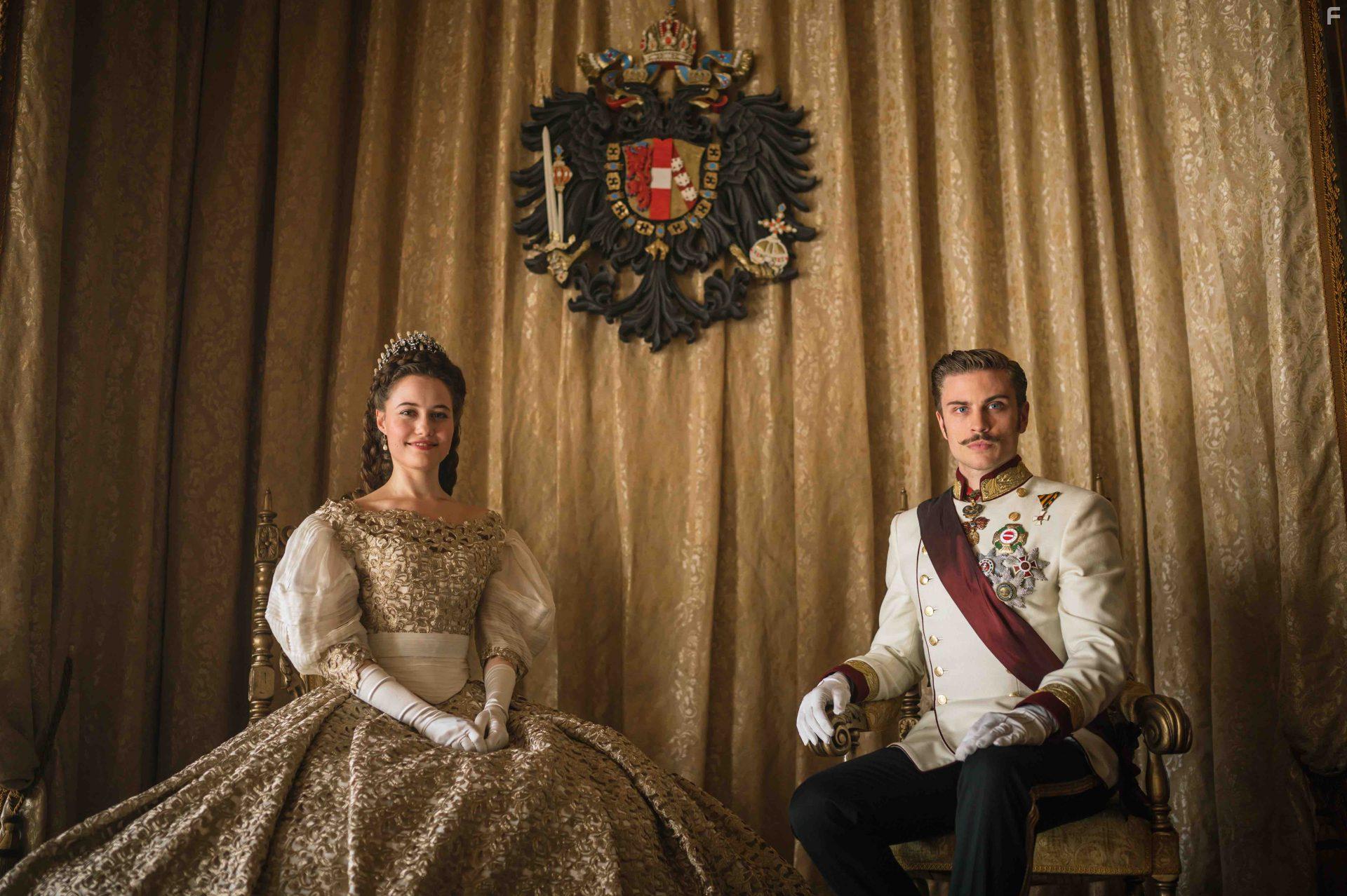 Jannik Schmann and Dominique Devenport in Sisi (2021)