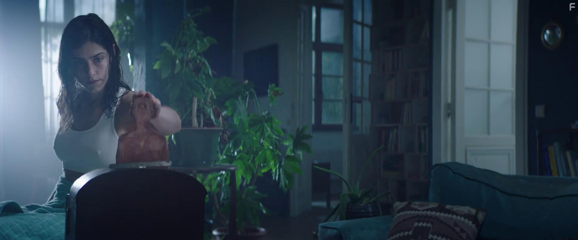 Eugnie Derouand in Le calendrier (2021)