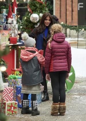 Marisol Nichols in Christmas CEO (2021)