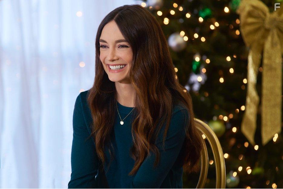 Mallory Jansen in On the 12th Date of Christmas (2020)