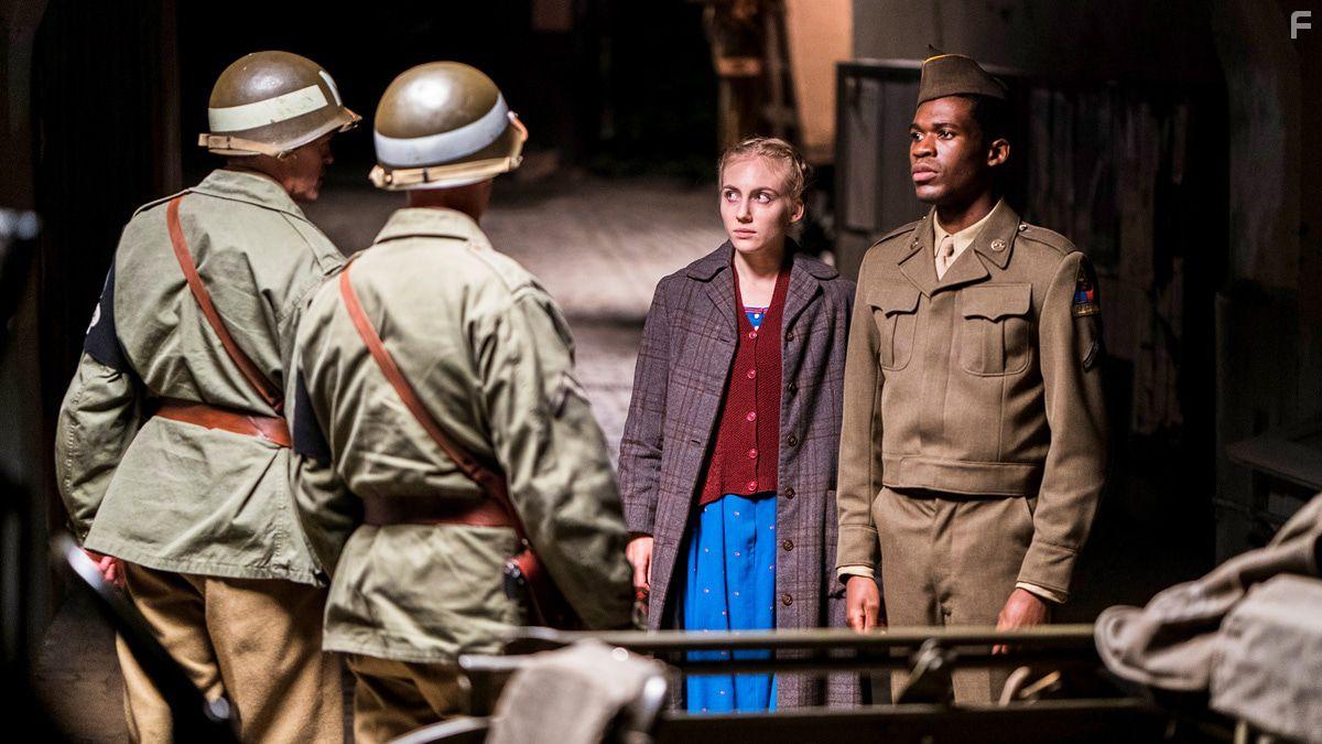 Reomy D Mpeho and Elisa Schlott in Ein Hauch von Amerika (2021)