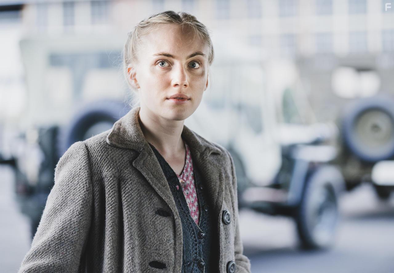 Elisa Schlott in Ein Hauch von Amerika (2021)