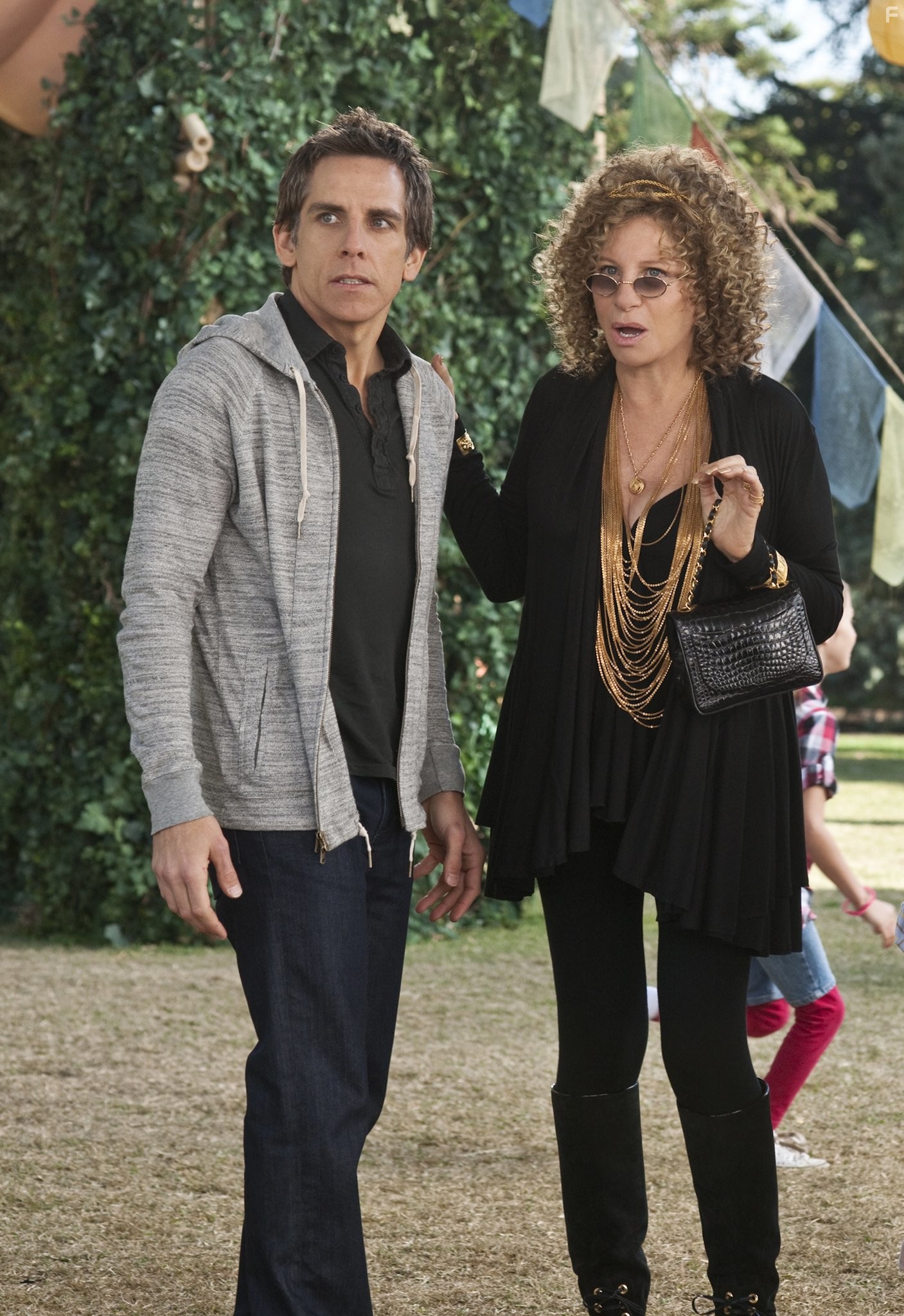 Barbra Streisand and Ben Stiller in Знакомство с Факерами 2 (2010)